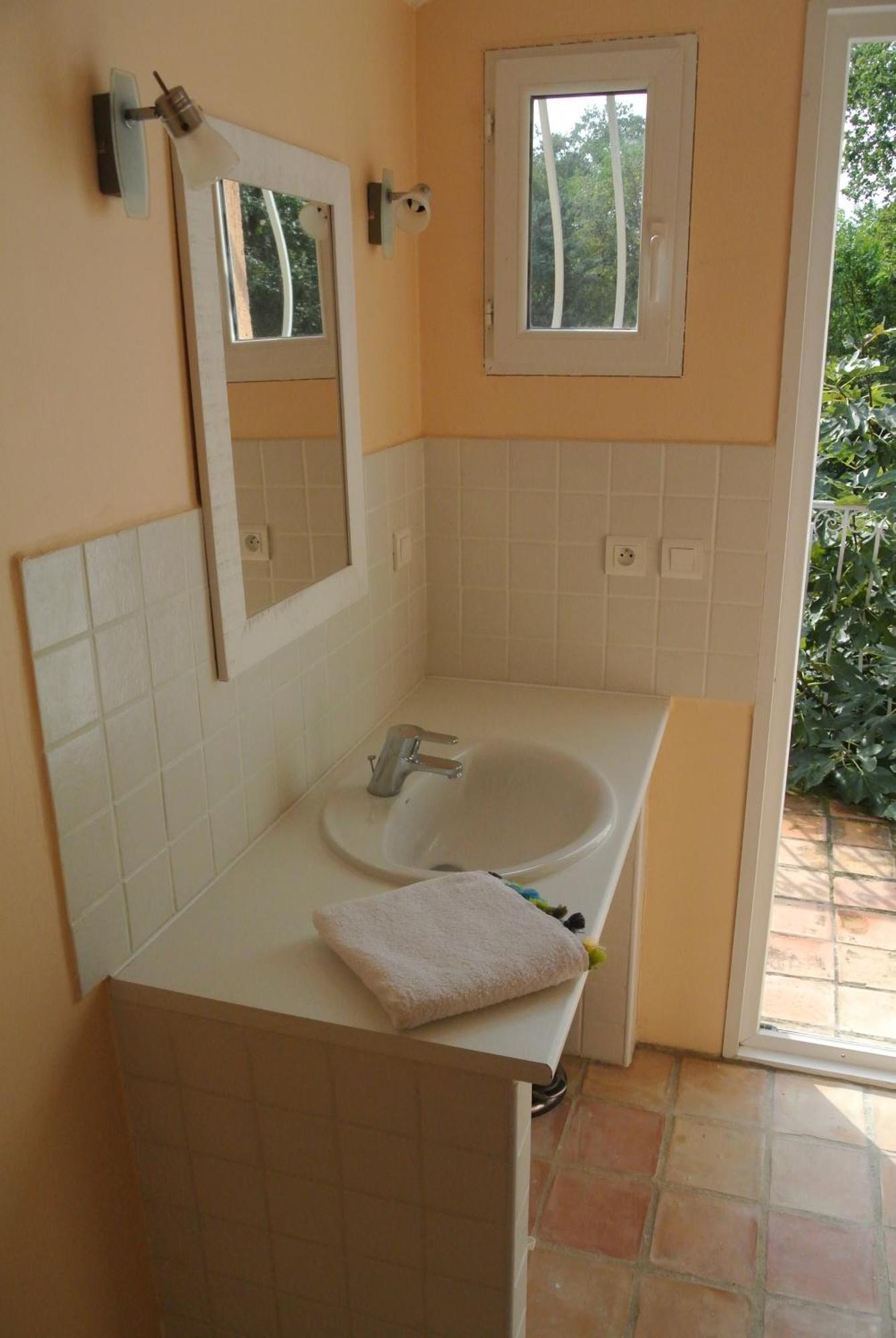 La Petite Maison ヴィルヌーヴ・レ・ザヴィニョン エクステリア 写真