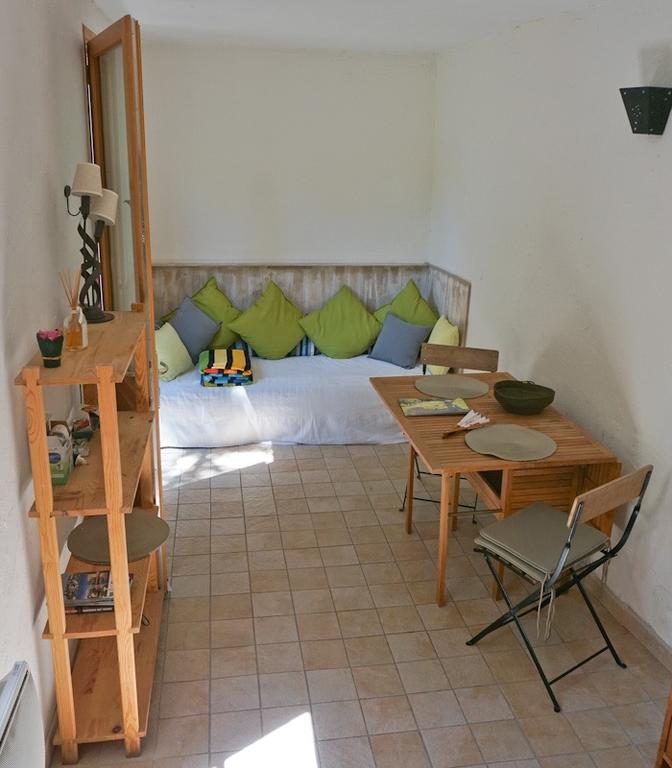 La Petite Maison ヴィルヌーヴ・レ・ザヴィニョン エクステリア 写真